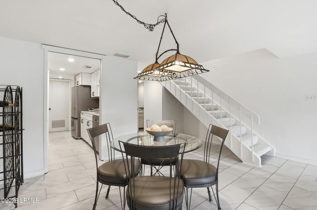 19 Stoney Creek Rd Apt 283, Hilton Head Island, SC 29928