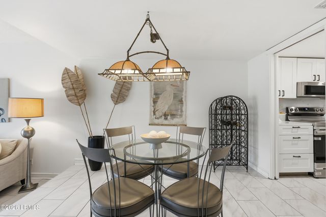 19 Stoney Creek Rd Apt 283, Hilton Head Island, SC 29928