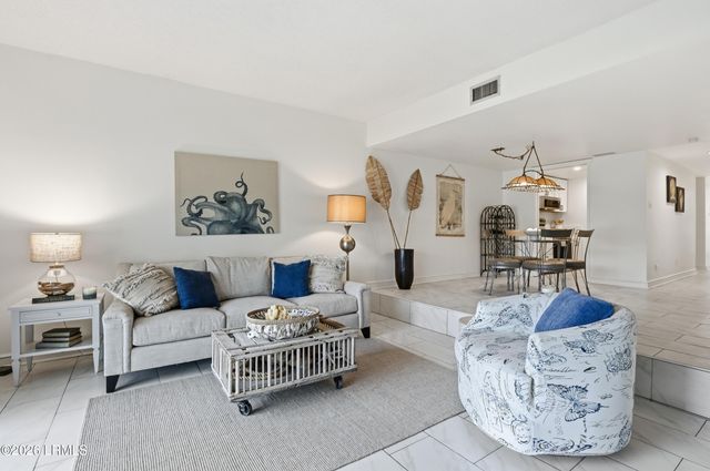 19 Stoney Creek Rd Apt 283, Hilton Head Island, SC 29928