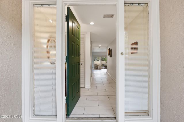 19 Stoney Creek Rd Apt 283, Hilton Head Island, SC 29928