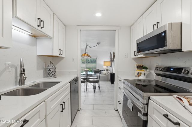 19 Stoney Creek Rd Apt 283, Hilton Head Island, SC 29928