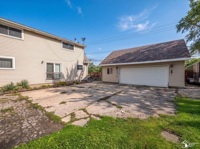 3223 Cloverdale Street, Monroe, MI 48162