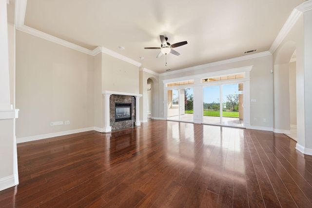 2242 Everest Drive, Redding, CA 96001