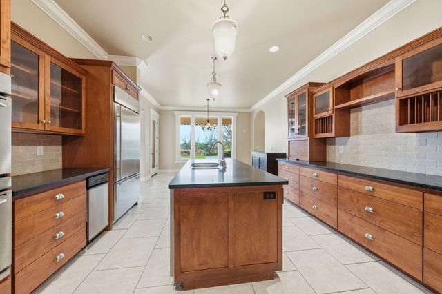 2242 Everest Drive, Redding, CA 96001