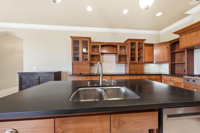 2242 Everest Drive, Redding, CA 96001