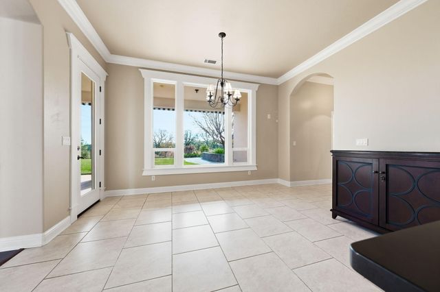 2242 Everest Drive, Redding, CA 96001