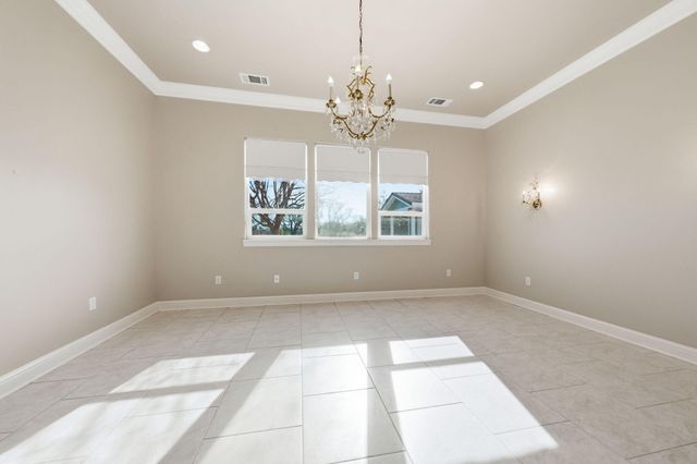 2242 Everest Drive, Redding, CA 96001