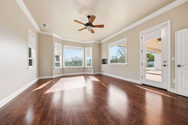 2242 Everest Drive, Redding, CA 96001