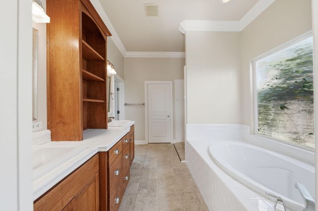 2242 Everest Drive, Redding, CA 96001