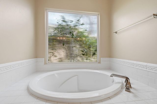 2242 Everest Drive, Redding, CA 96001