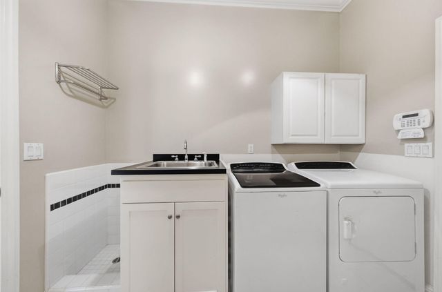 2242 Everest Drive, Redding, CA 96001