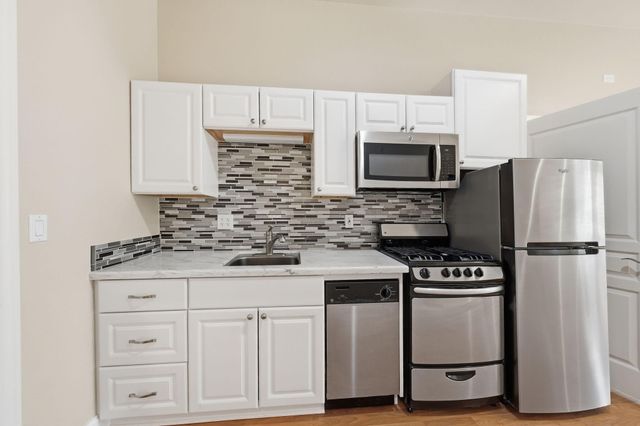 2242 Everest Drive, Redding, CA 96001