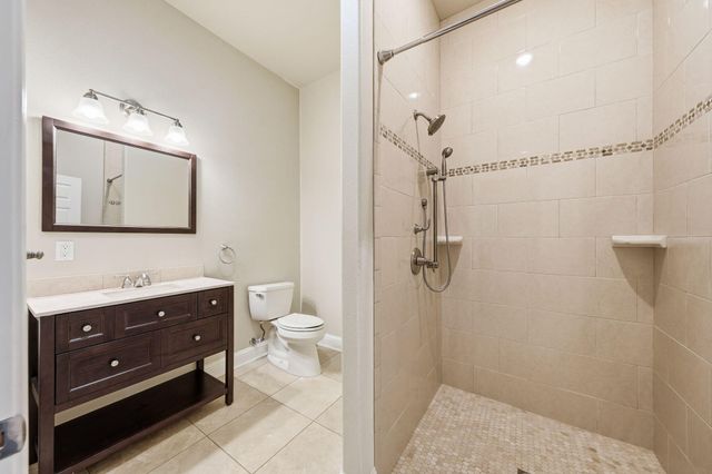 2242 Everest Drive, Redding, CA 96001