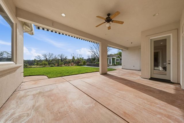 2242 Everest Drive, Redding, CA 96001