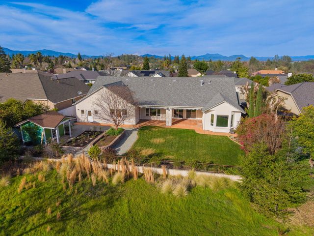 2242 Everest Drive, Redding, CA 96001