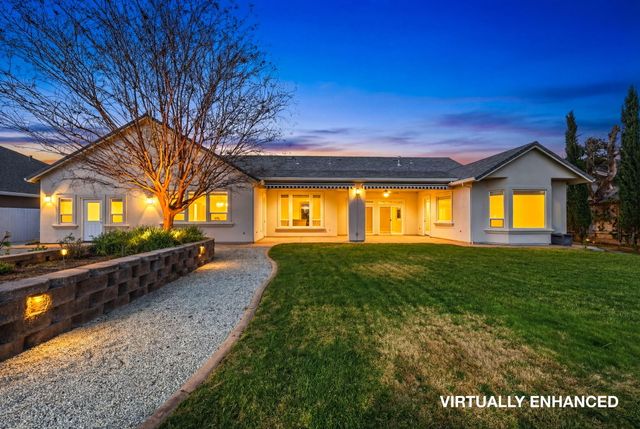 2242 Everest Drive, Redding, CA 96001