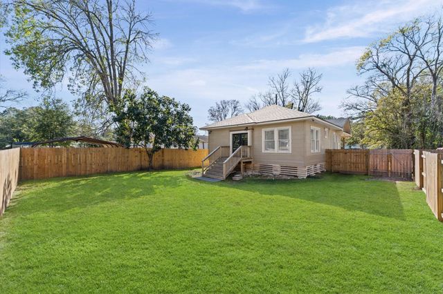 3503 Brooks, Dayton, TX 77535