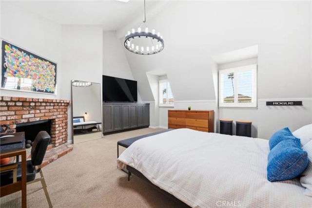 220 Detroit Avenue, Huntington Beach, CA 92648