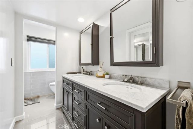 220 Detroit Avenue, Huntington Beach, CA 92648