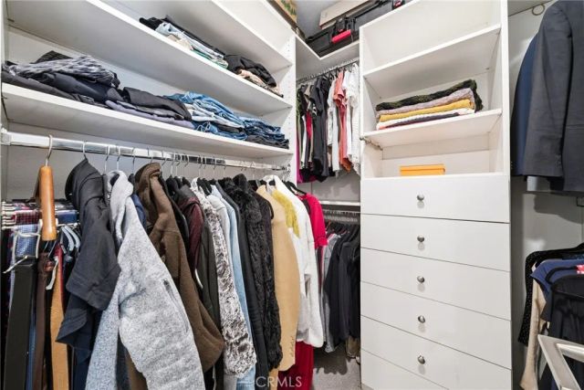 220 Detroit Avenue, Huntington Beach, CA 92648