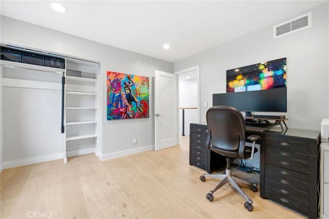 220 Detroit Avenue, Huntington Beach, CA 92648