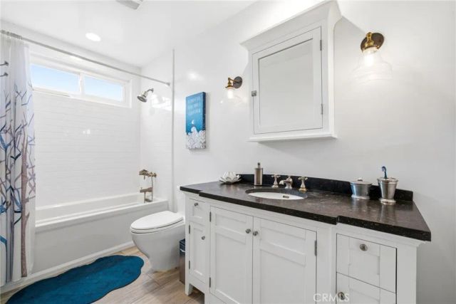 220 Detroit Avenue, Huntington Beach, CA 92648