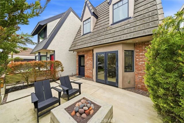 220 Detroit Avenue, Huntington Beach, CA 92648