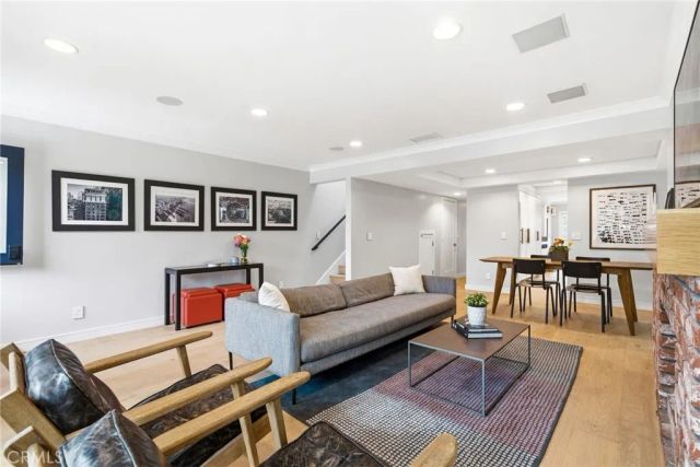 220 Detroit Avenue, Huntington Beach, CA 92648