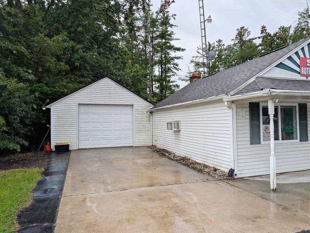 7051 W Vienna Road, Clio, MI 48420