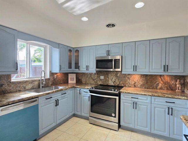 806 N 31st Court, Hollywood, FL 33021