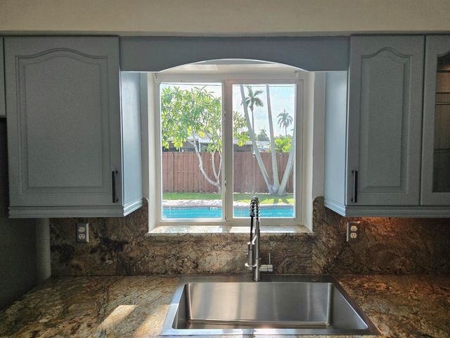 806 N 31st Court, Hollywood, FL 33021