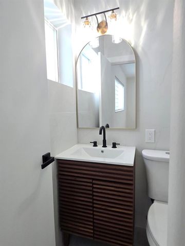 806 N 31st Court, Hollywood, FL 33021