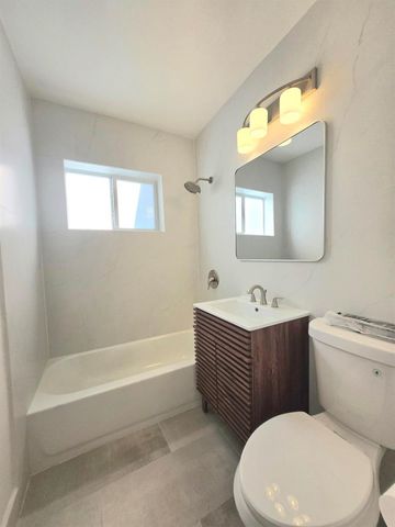 806 N 31st Court, Hollywood, FL 33021