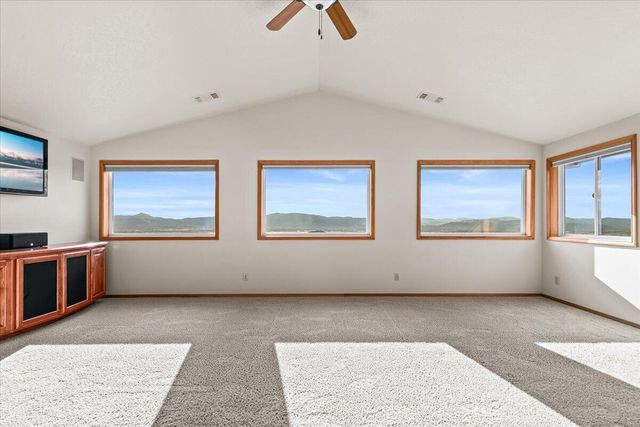 4002 Dry Creek Road, Medford, OR 97504