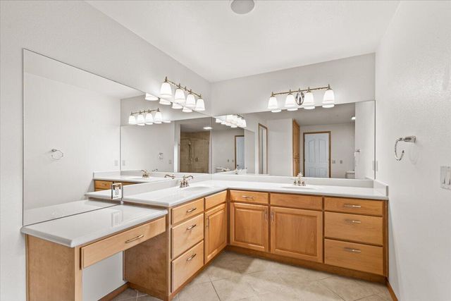 4002 Dry Creek Road, Medford, OR 97504