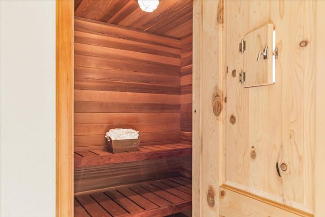 4002 Dry Creek Road, Medford, OR 97504