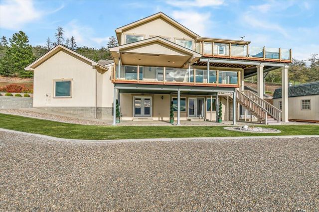 4002 Dry Creek Road, Medford, OR 97504