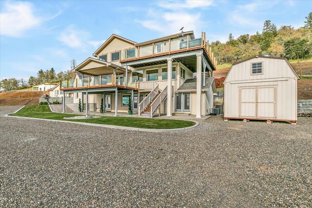 4002 Dry Creek Road, Medford, OR 97504