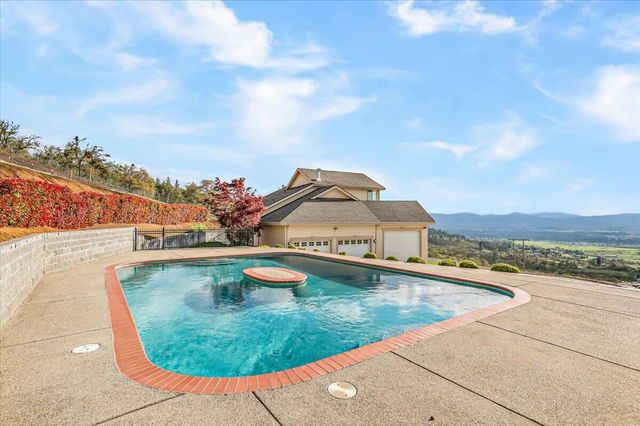 4002 Dry Creek Road, Medford, OR 97504