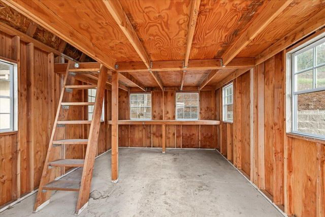 4002 Dry Creek Road, Medford, OR 97504