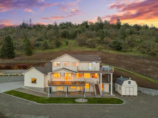 4002 Dry Creek Road, Medford, OR 97504