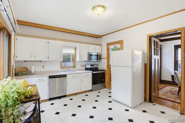 98 Tillinghast Place, Buffalo, NY 14216
