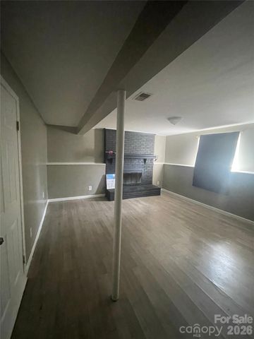 1221 Farmfield Lane, Charlotte, NC 28213