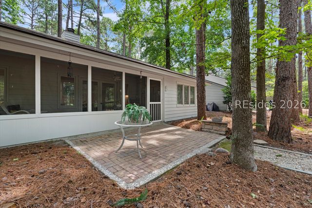 25 Fernwood Ct, Hilton Head Island, SC 29926