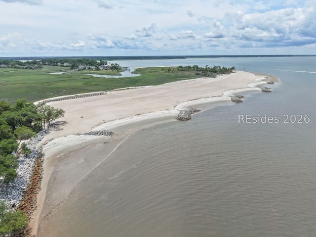 25 Fernwood Ct, Hilton Head Island, SC 29926