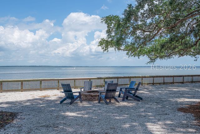 25 Fernwood Ct, Hilton Head Island, SC 29926