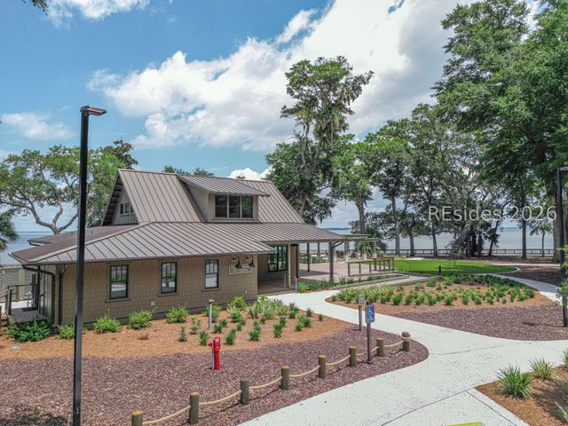 25 Fernwood Ct, Hilton Head Island, SC 29926