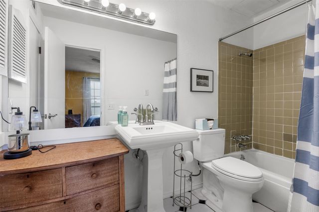 2425 Ashdale DR 47, Austin, TX 78757