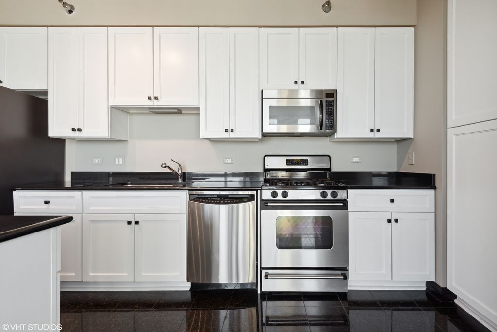 33 W Ontario Street 41ES, Chicago, IL 60654 — photo 5