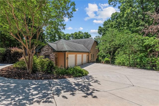 172 Lawson's Lookout, Denton, NC 27239